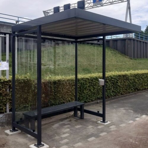 Rookabri model Palermo 80 DE 2 meter uitvoering van deze fraai rookoverkapping, ideaal voor 4 personen. Deze staat in Rotterdam en is voorzien van rvs asbak en een 2 meter zitbank model Danielle.